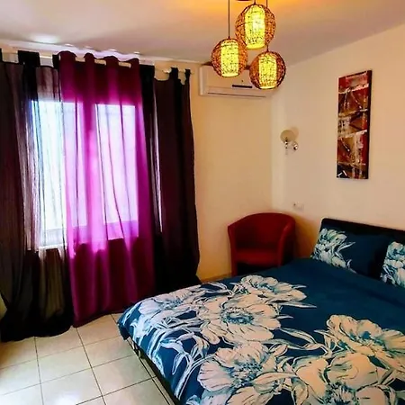 Beautiful With Swimming Pool Holiday home Empuriabrava