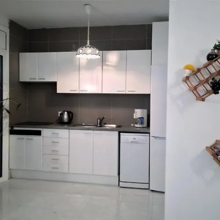 Beautiful With Swimming Pool Holiday home *