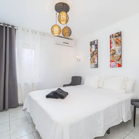 Beautiful With Swimming Pool Casa de vacances Empuriabrava